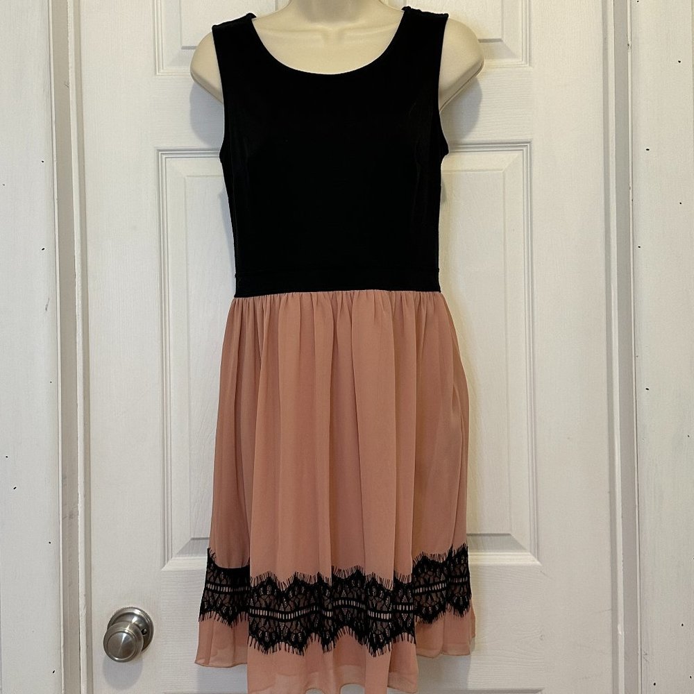 Black and Pink En Focus Studio Dress Nearly New